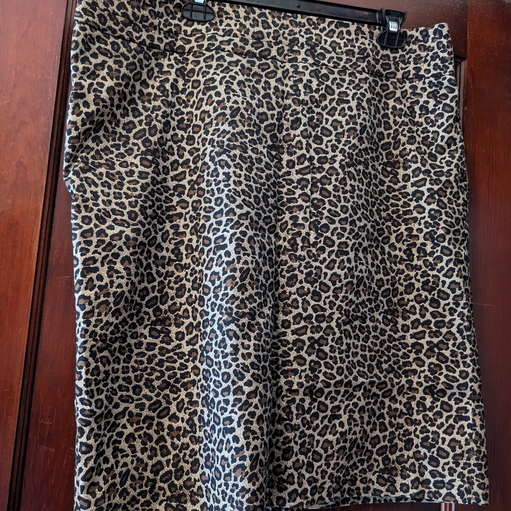 Chico's Size 3 or 16-18 Leopard skirt